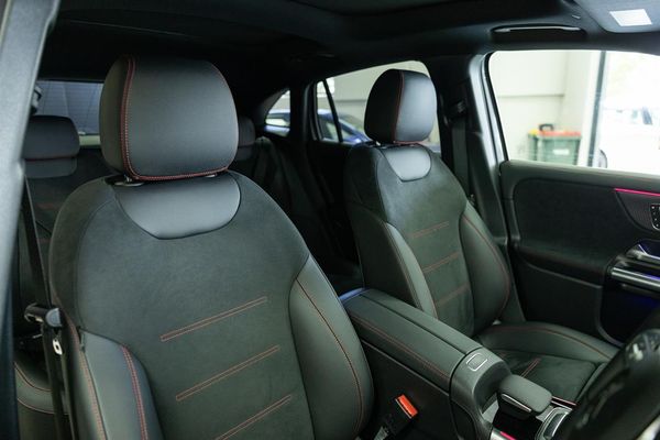 2021 Mercedes-Benz EQA EQA250 AMG-Line Carousel 4