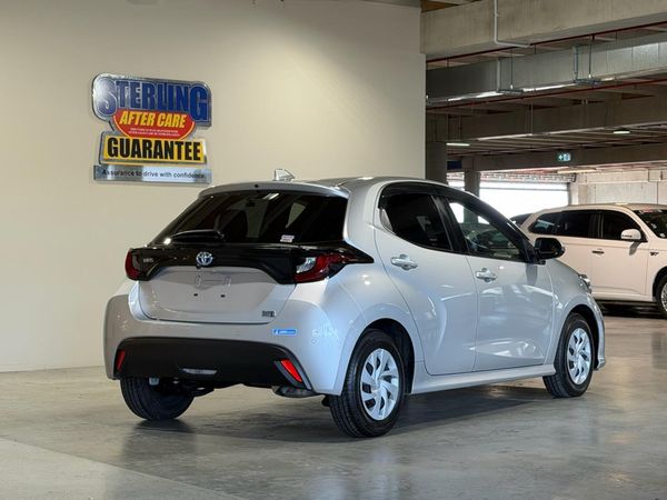 2020 Toyota Yaris Hybrid X Carousel 17