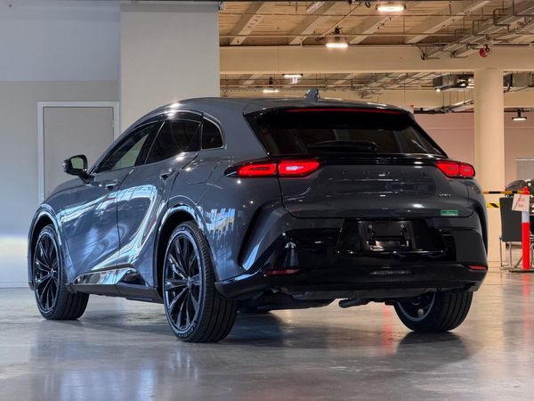 2023 Toyota Crown SPORT-HYBRID Carousel 13