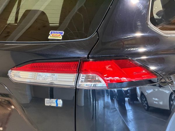 2022 Toyota Corolla Cross HYBRID-S Carousel 9