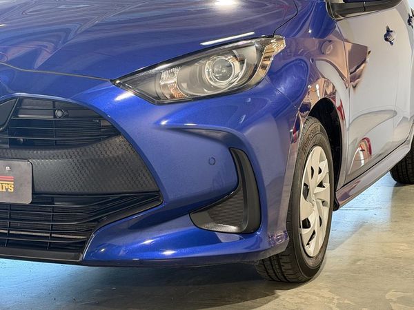 2022 Toyota Yaris Hybrid X Carousel 9