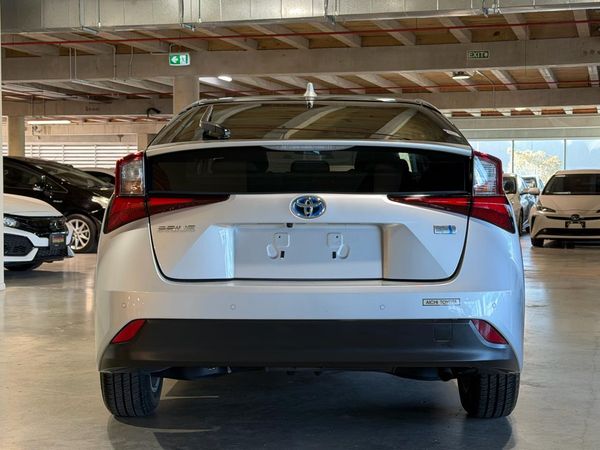 2020 Toyota Prius S -Grade Carousel 16