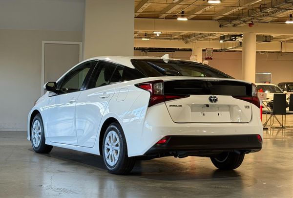 2021 Toyota Prius S -Grade Carousel 15