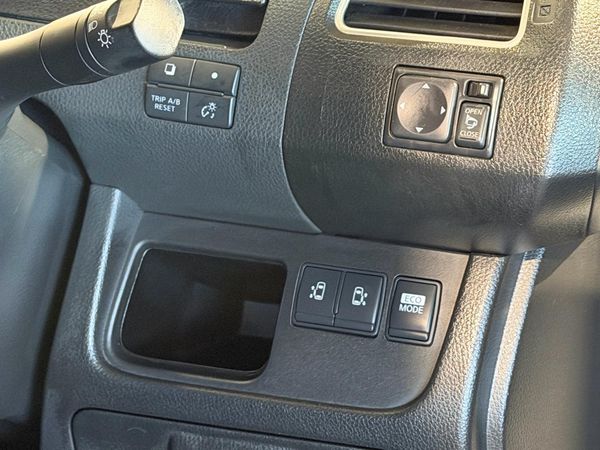2013 Nissan Serena Highway Star S-Hybrid V Selection Carousel 7