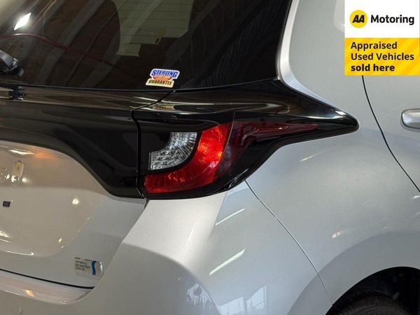 2021 Toyota Yaris Hybrid X Carousel 18