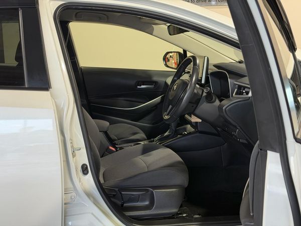 2021 Toyota Corolla Touring Hybrid-S Carousel 9