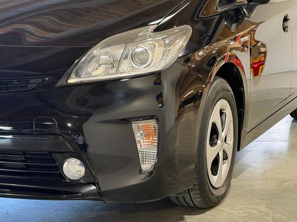 2015 Toyota Prius S -Grade Carousel 13