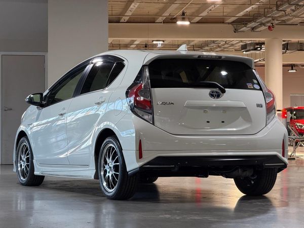 2018 Toyota Aqua "S Grade" Carousel 14
