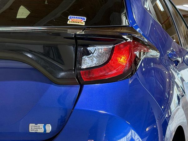 2021 Toyota Yaris Hybrid X Carousel 18