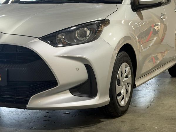 2021 Toyota Yaris Hybrid X Carousel 13