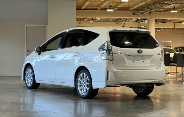 2013 Toyota Prius ALPHA S-TOURING Carousel 16