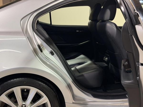 2013 Lexus IS 300h Version L Carousel 10