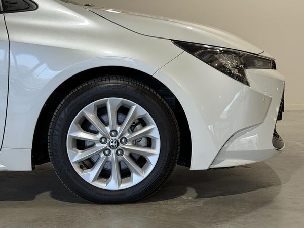 2021 Toyota Corolla Touring Hybrid-S Carousel 2