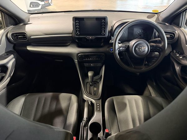 2021 Toyota Yaris Hybrid X Carousel 5