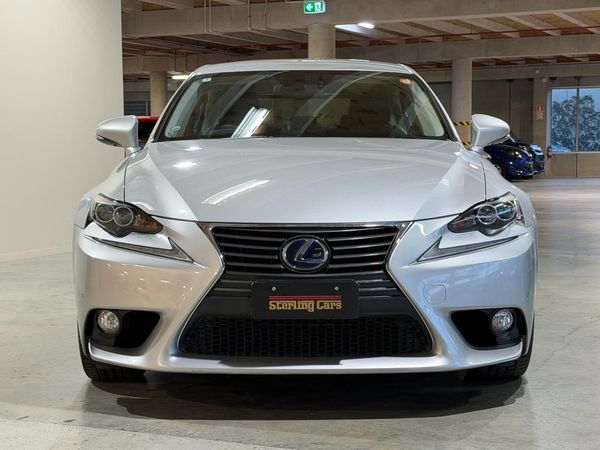2013 Lexus IS 300h Version L Carousel 11