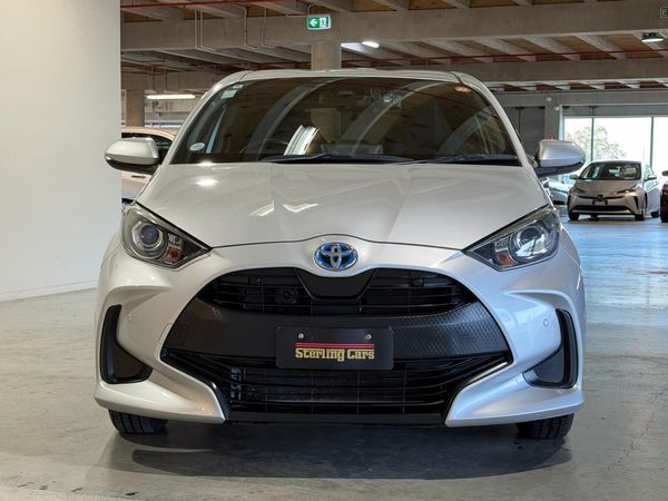 2020 Toyota Yaris Hybrid X Carousel 11