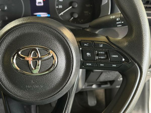 2021 Toyota Yaris Hybrid X Carousel 6