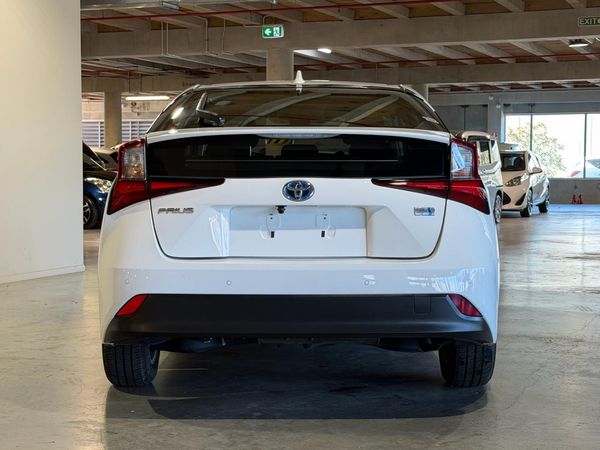 2021 Toyota Prius S -Grade Carousel 16