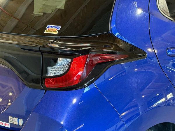 2022 Toyota Yaris Hybrid X Carousel 14