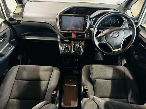 2014 Toyota Voxy Hybrid - V Grade Carousel 5