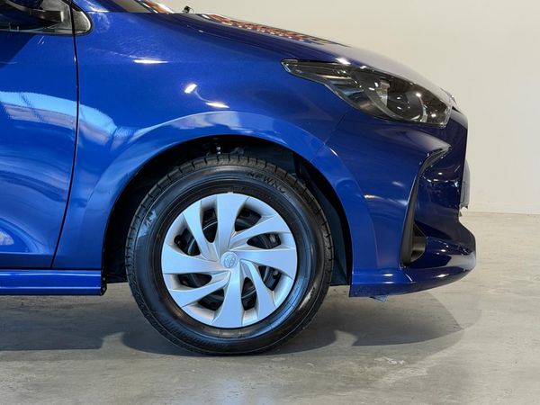 2022 Toyota Yaris Hybrid X Carousel 16