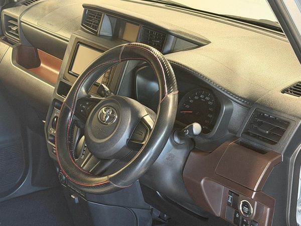 2018 Toyota Tank XS Carousel 6