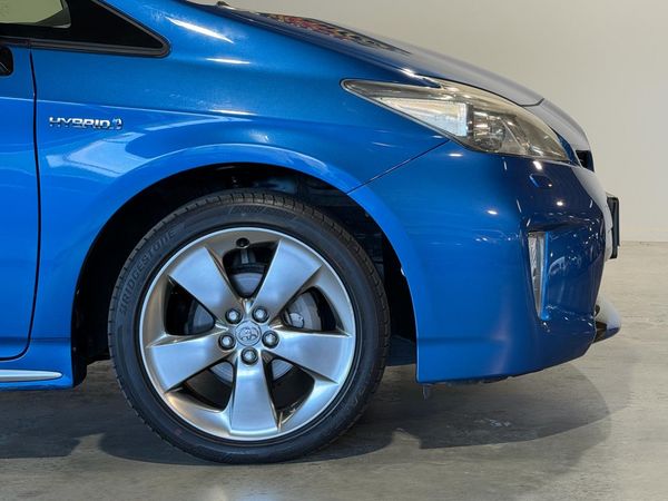2013 Toyota Prius S -Touring Selection Mycoorde Carousel 2