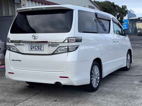 2013 Toyota Vellfire Carousel 5