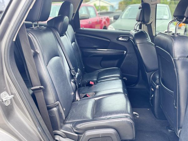 2012 Dodge Journey 3.6L PETROL AUTO R/T Carousel 6