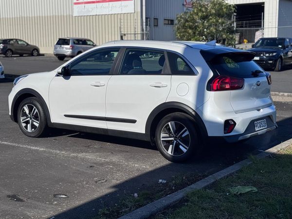 2019 KIA NIRO EX 1.6PH/6AM Carousel 4
