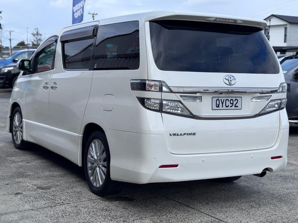 2013 Toyota Vellfire Carousel 4