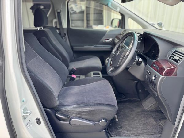 2013 Toyota Vellfire Carousel 7
