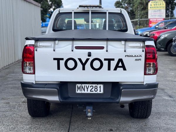 2019 Toyota HILUX SR TD DC 2.8DT/4WD Carousel 6
