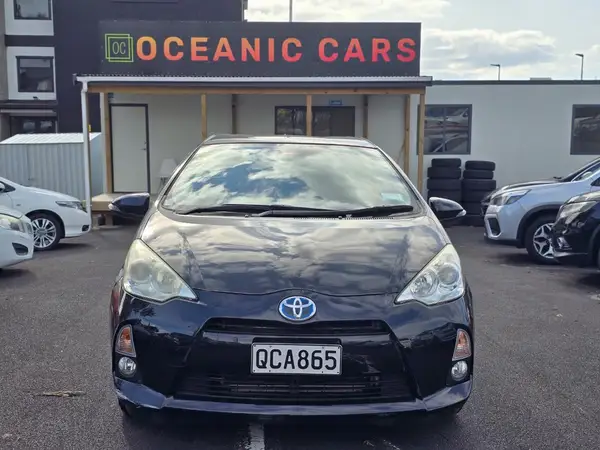 2012 Toyota AQUA Carousel 1