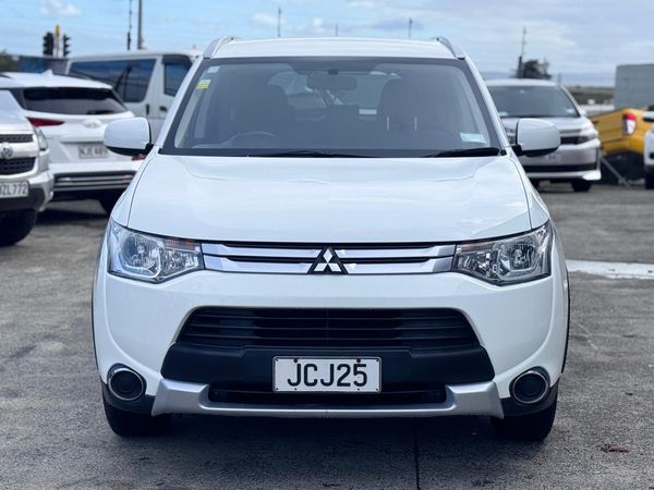 2015 Mitsubishi OUTLANDER LS 2.0P/CVT/SW/5DR/5 Carousel 1