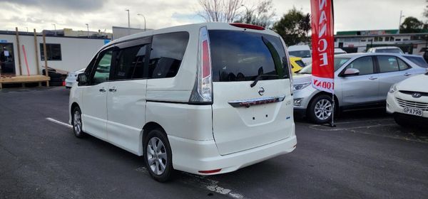 2012 Nissan Serena Petrol Carousel 5