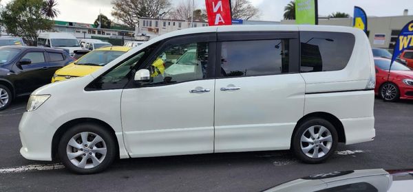 2012 Nissan Serena Petrol Carousel 4