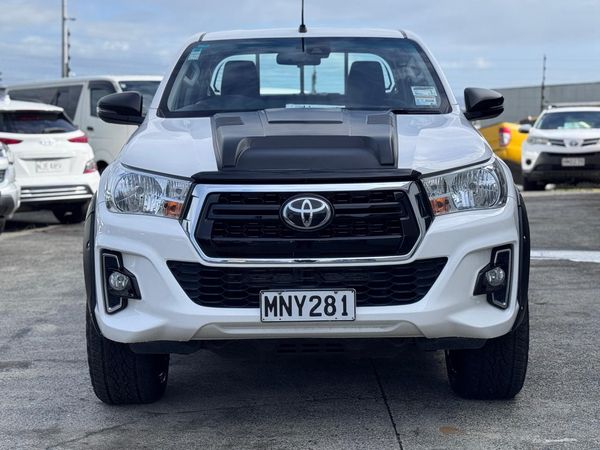 2019 Toyota HILUX SR TD DC 2.8DT/4WD Carousel 1