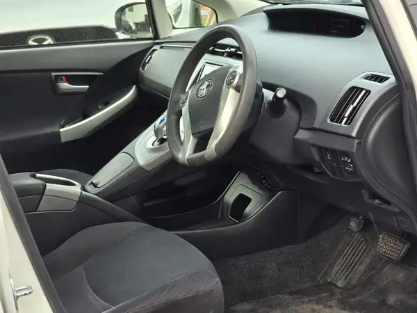 2014 Toyota PRIUS Carousel 6