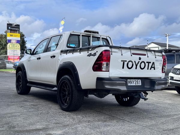 2019 Toyota HILUX SR TD DC 2.8DT/4WD Carousel 5