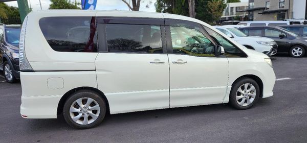 2012 Nissan Serena Petrol Carousel 8