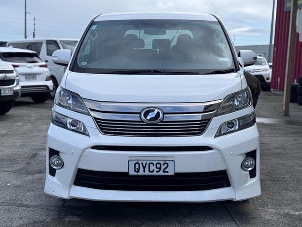 2013 Toyota Vellfire Carousel 1