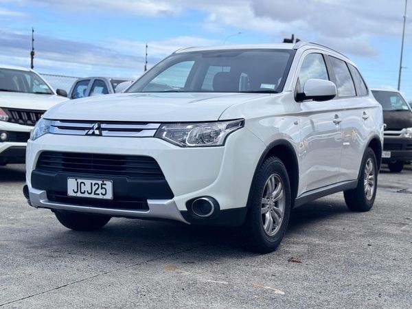 2015 Mitsubishi OUTLANDER LS 2.0P/CVT/SW/5DR/5 Carousel 2