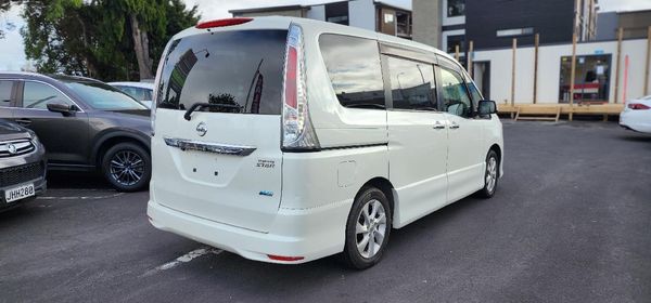 2012 Nissan Serena Petrol Carousel 6