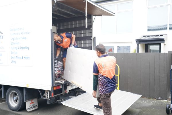 Easyway Movers  Carousel 1