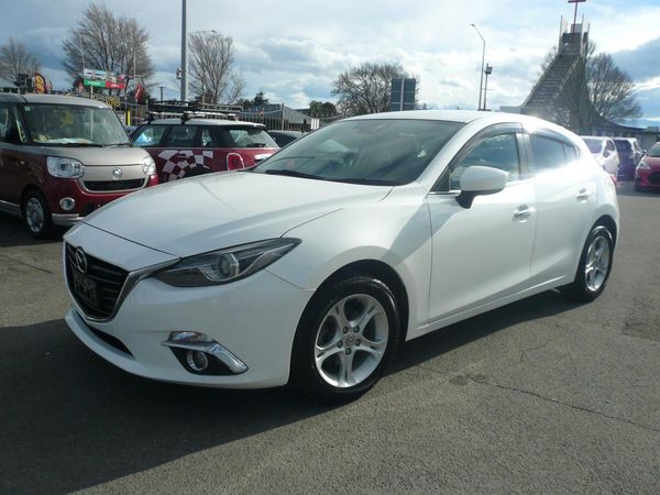 2014 Mazda Axela 6 speed 1500cc skyactive airbags abs