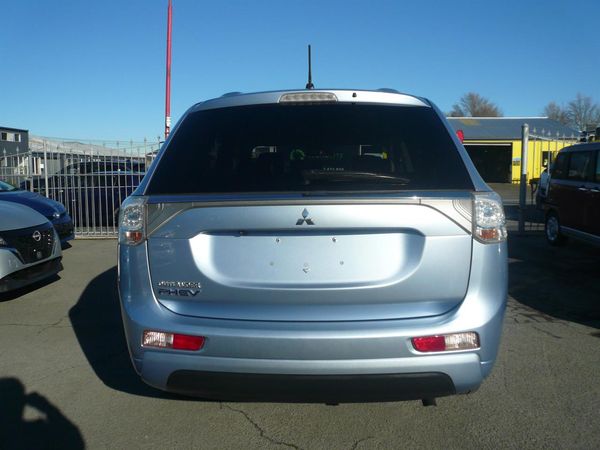 2013 Mitsubishi Outlander 2000cc phev hybrid half leather alloys 6 airbags automatic Carousel 13