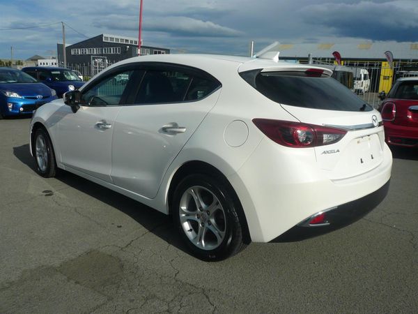 2014 Mazda Axela 6 speed 1500cc skyactive airbags abs Carousel 8