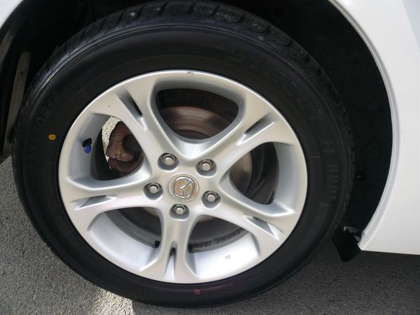 2014 Mazda Axela 6 speed 1500cc skyactive airbags abs Carousel 5