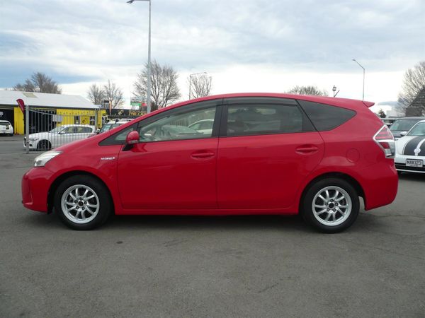 2015 Toyota Prius Alpha 1800cc hybrid automatic 8 airbags abs alloys Carousel 1